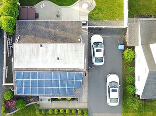 23 W George Pl, Iselin, NJ 08830