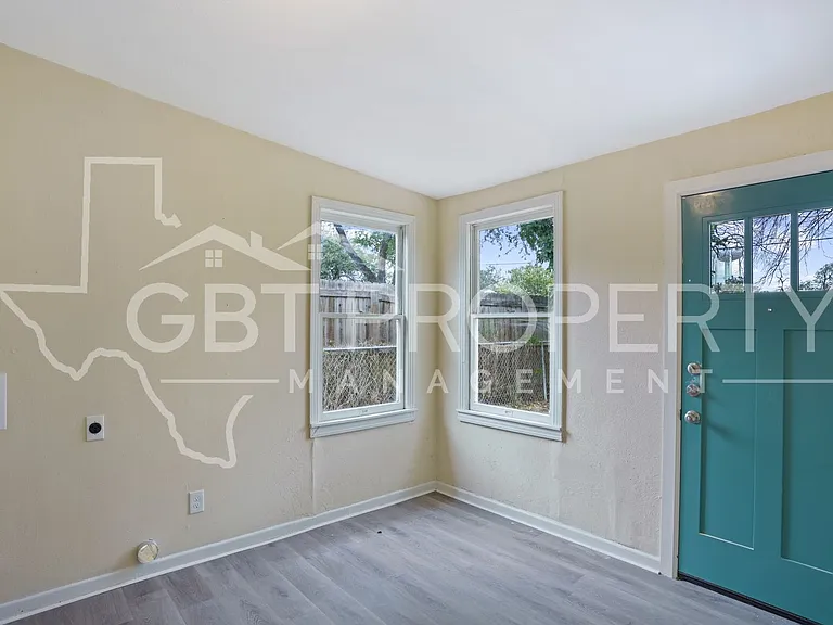 328 Williams St — Photo 20