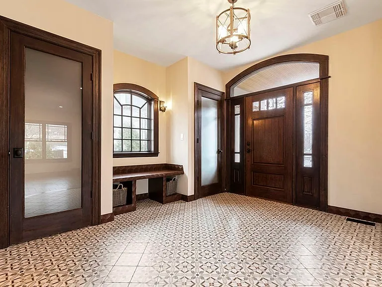 24 Elm St — Photo 14