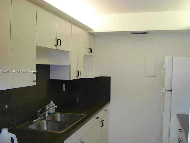 7933 West Dr #404 — Photo 11