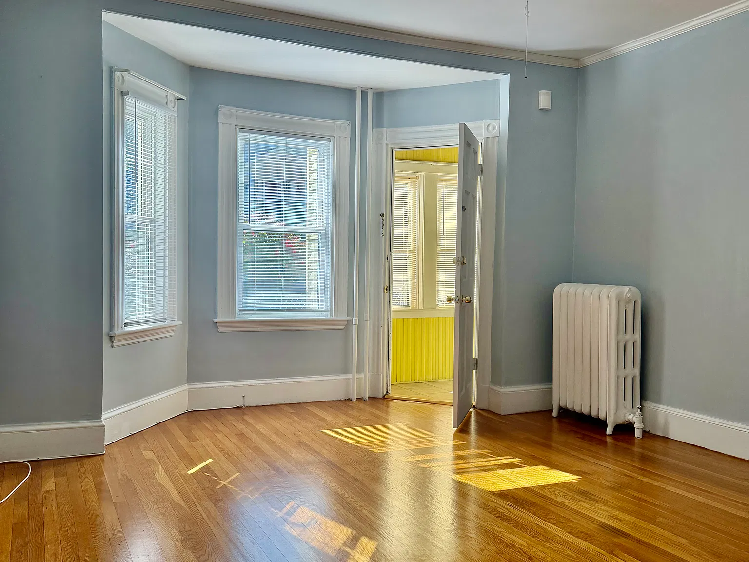 2 bed, 950 sqft, $2,300 — Photo 4