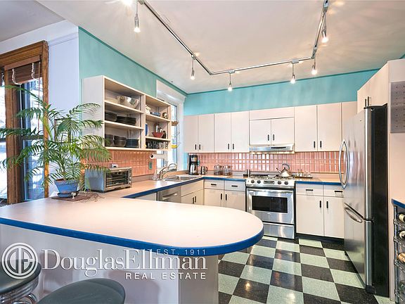 4th image of 46 W 96th St APT 3E