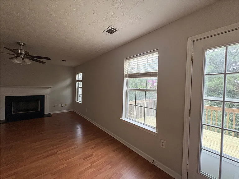 1863 Skylar Leigh Dr — Photo 3