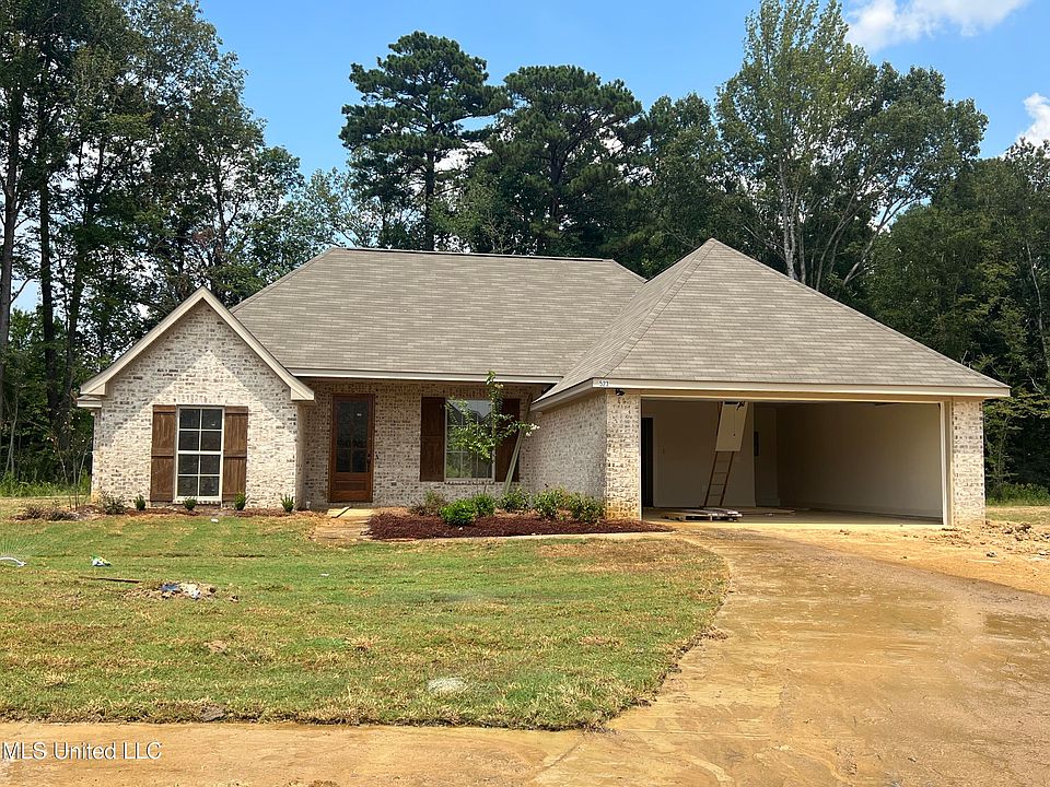 1st image of 523 Silver Hill Dr