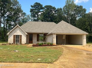 523 Silver Hill Dr, Pearl, MS 39208