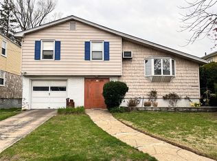 12 Wallace Ct, Valley Stream, NY 11580