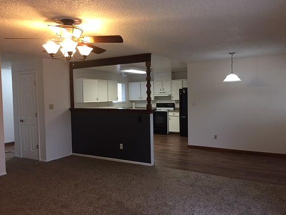 LIVING ROOM FACING DINE AREA