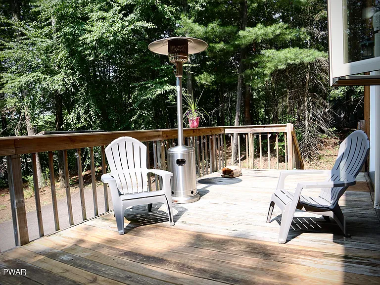549 Lakeview Dr W — Photo 5