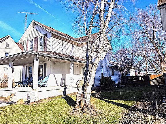 3rd image of 221 Broad St