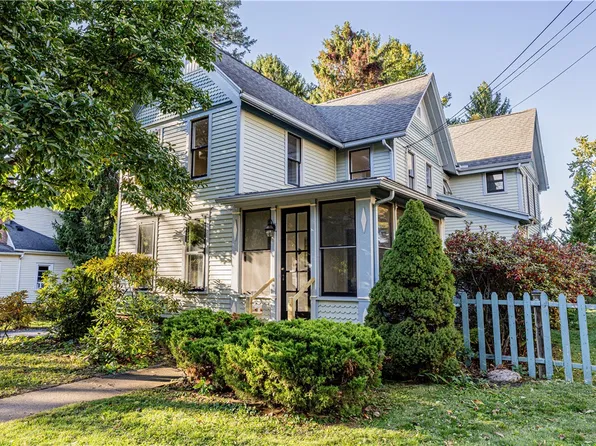 104 Roselawn Ave, Fairport, NY 14450