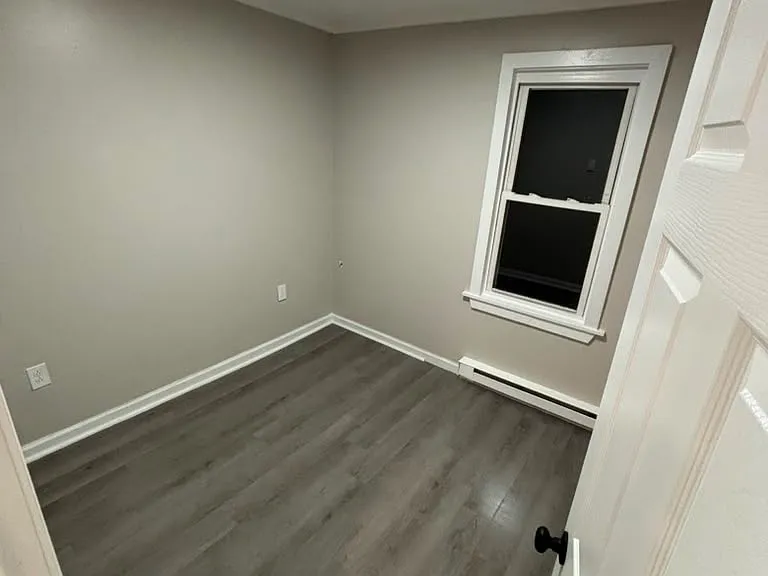 300-302 N Bromley Ave #304 — Photo 7