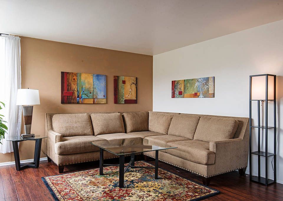 1st image of 2121 Beloit Ave APT 102