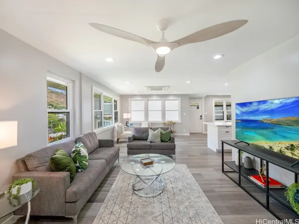 853 Ahuwale St, Honolulu, HI 96821