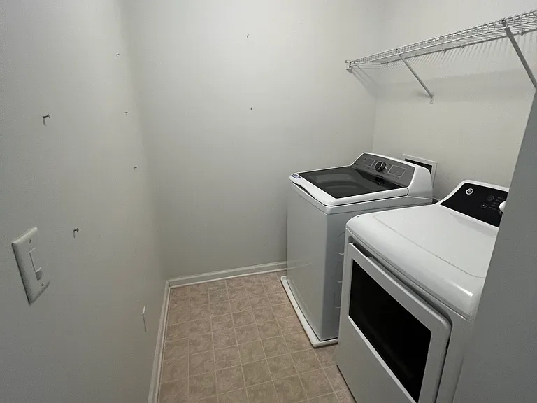 2304 Harwood Hills Ln — Photo 22