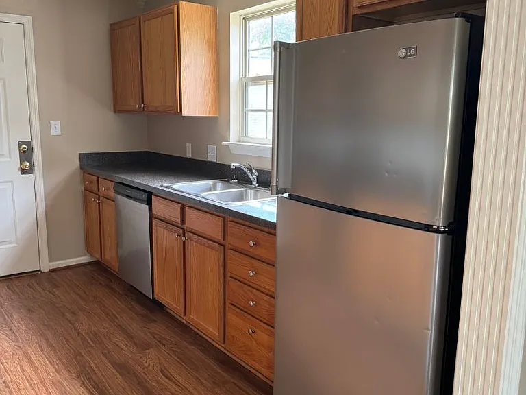 121 Eric Ct — Photo 7