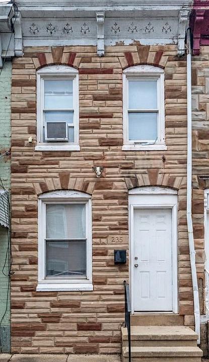 1st image of 235 Hudson St