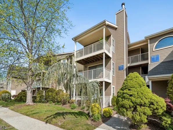 21 LEAR CT. BLDG 1 #21, East Brunswick Twp., NJ 08816