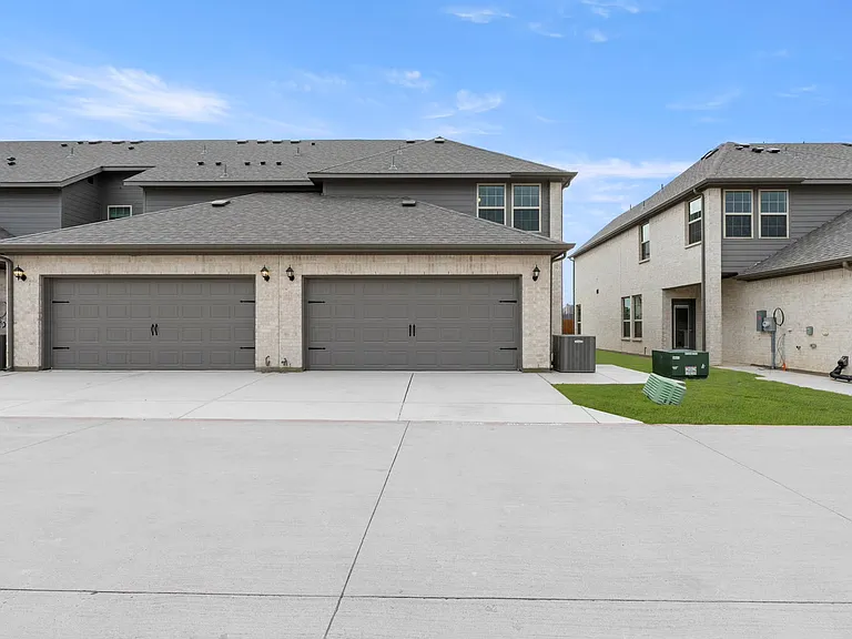 4511 Avion Dr — Photo 16