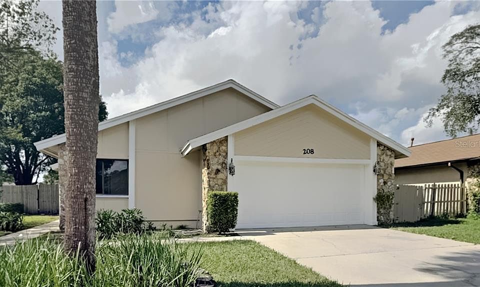 1st image of 208 Bauer Dr