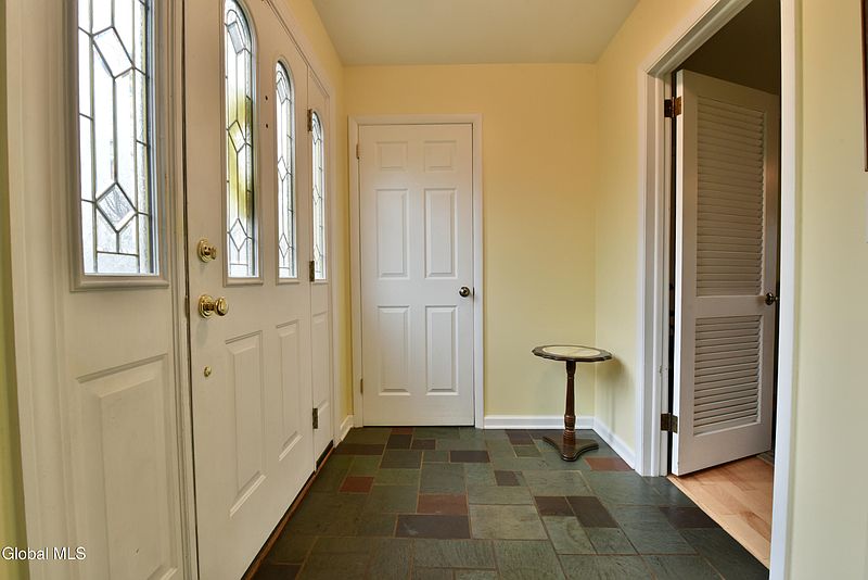 3rd image of 13 Arnold Drive