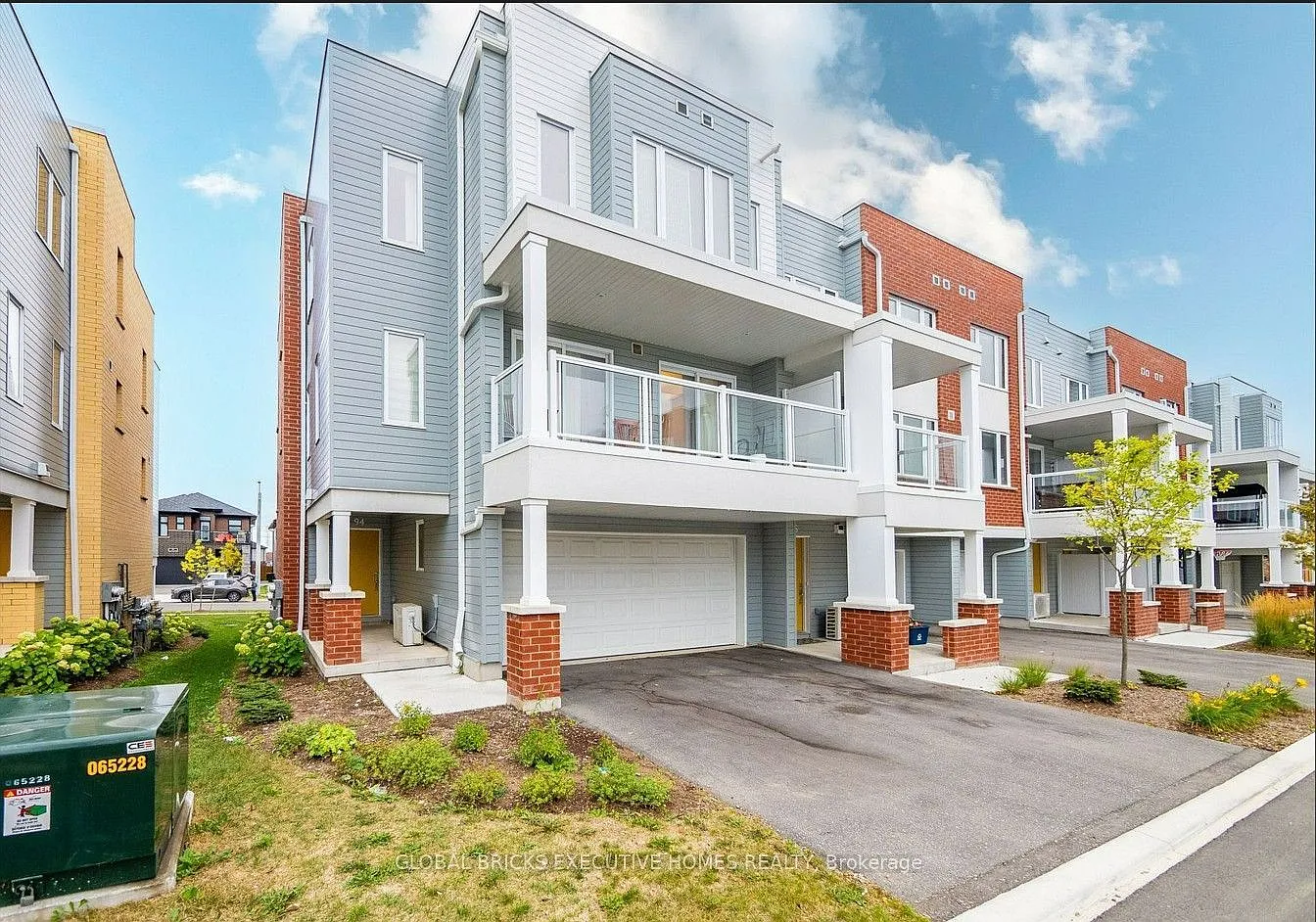3 bed, $2,700 — Photo 2