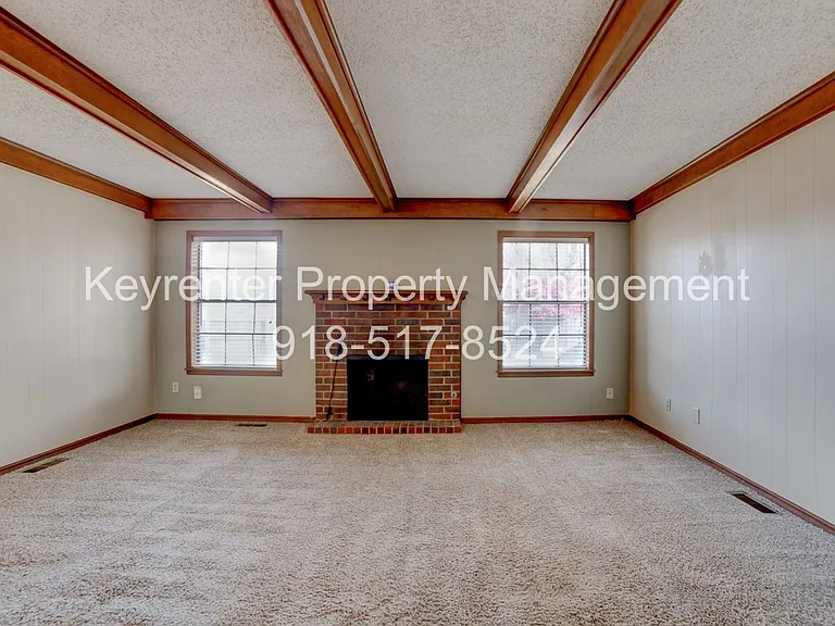 6105 S Troost Ave — Photo 6