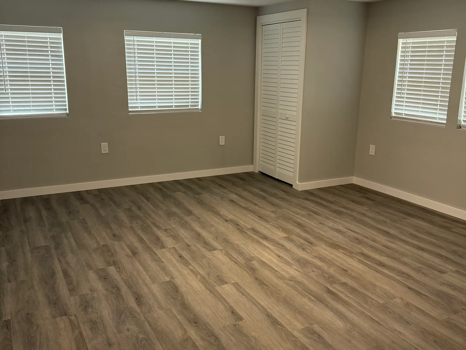3 bed, 1.5 bath, 1560 sqft, $1,800 — Photo 4