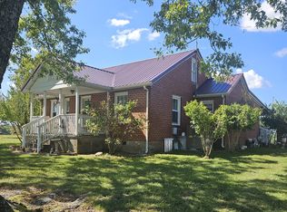 1332 Carthage Rd, Red Boiling Springs, TN 37150