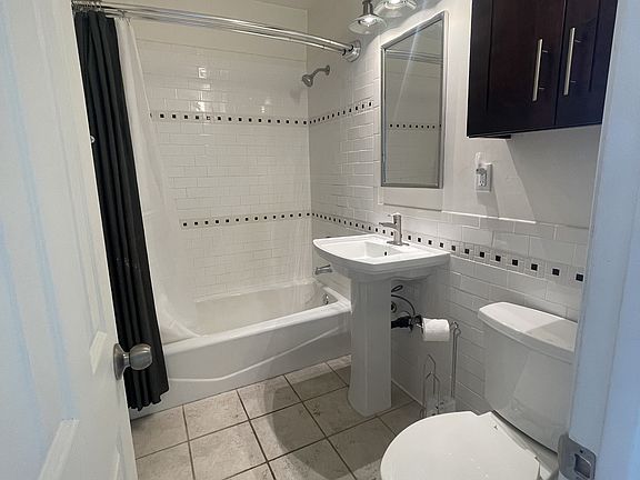 5th image of 3155-04 Kemper St
