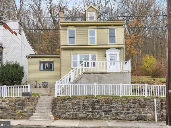 332 W Savory St, Pottsville, PA 17901