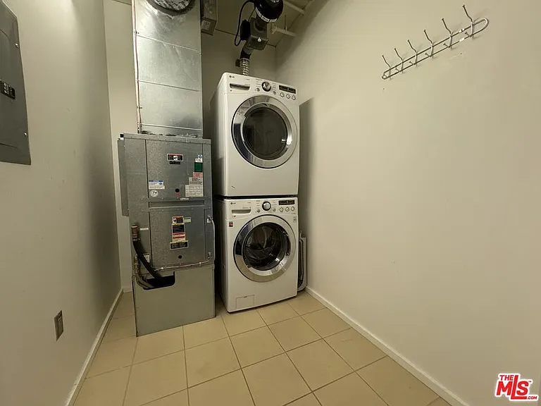 1155 S Grand Ave #910 — Photo 13