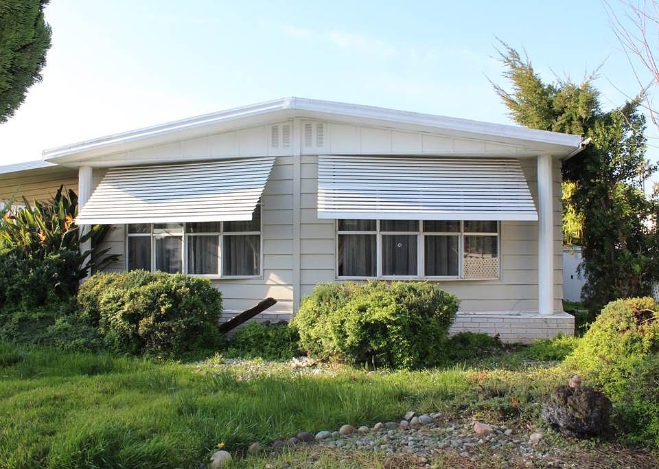 1st image of 330 Waikiki Cir