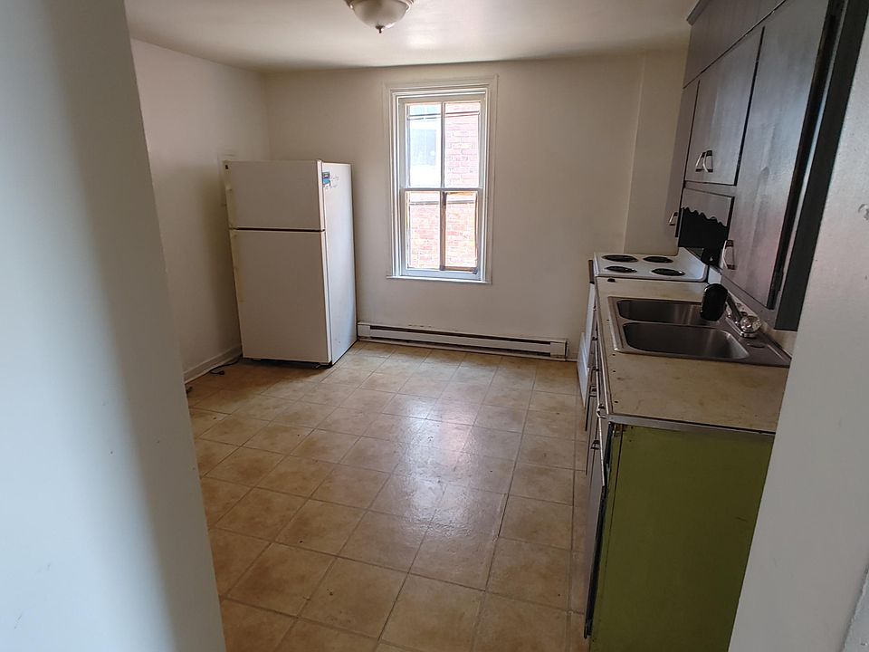 2nd image of 19 N Locust St APT 3