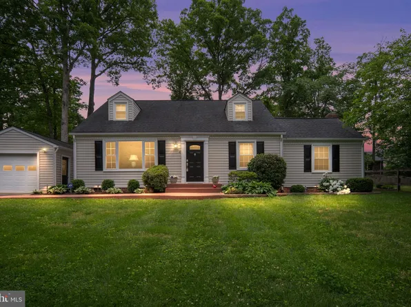 4 Huntington Dr, Fredericksburg, VA 22405