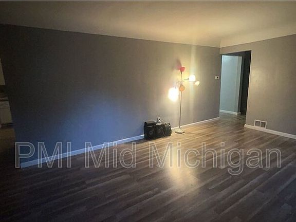 2nd image of 312 Buckingham Ave