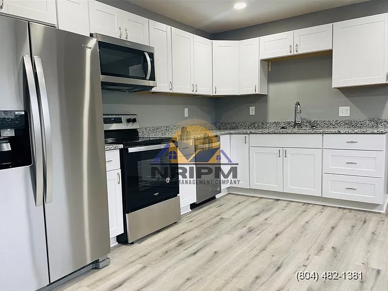 2117 Wood St — Photo 5