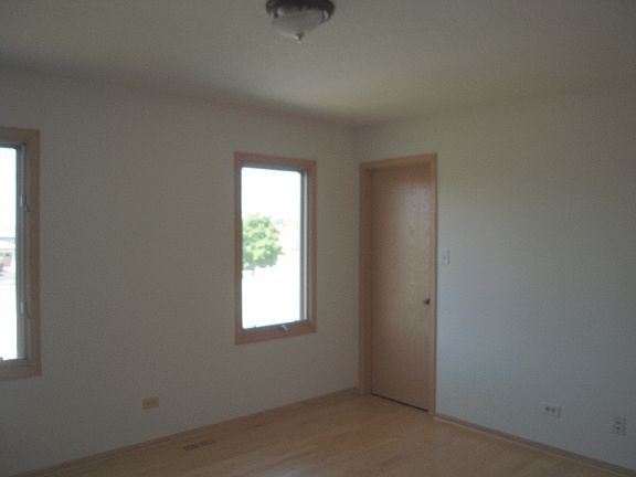 5th image of 4911 Lake Ct