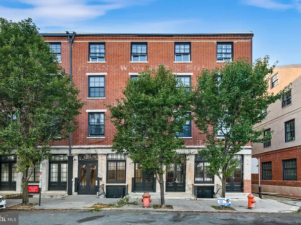 38 N Front St APT 4H, Philadelphia, PA 19106