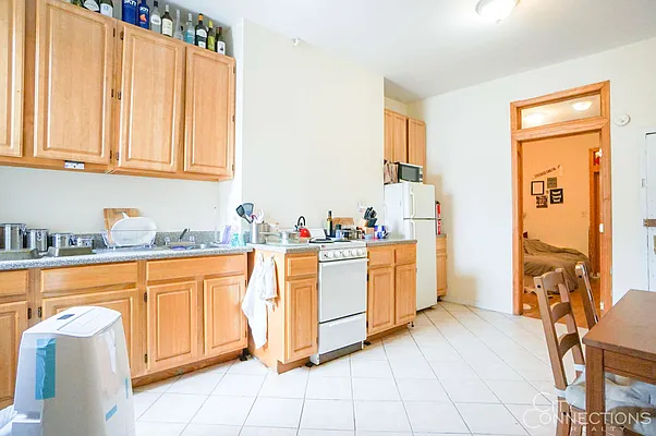 Rented by City Connections Realty | media 32