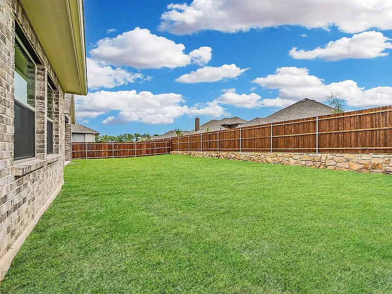 224 Gardenia Dr — Photo 42