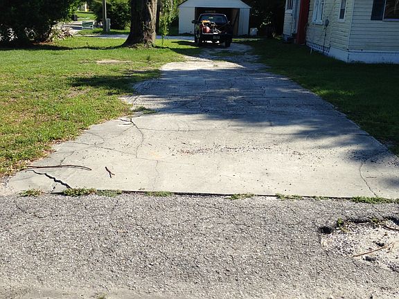 Main driveway leading to gar