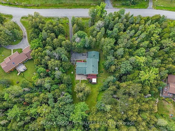 3rd image of 219 Deerwood Dr