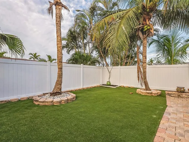 747 Pruitt Dr — Photo 17