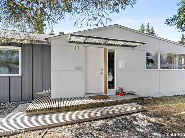 1922 Toklat St, Anchorage, AK 99508