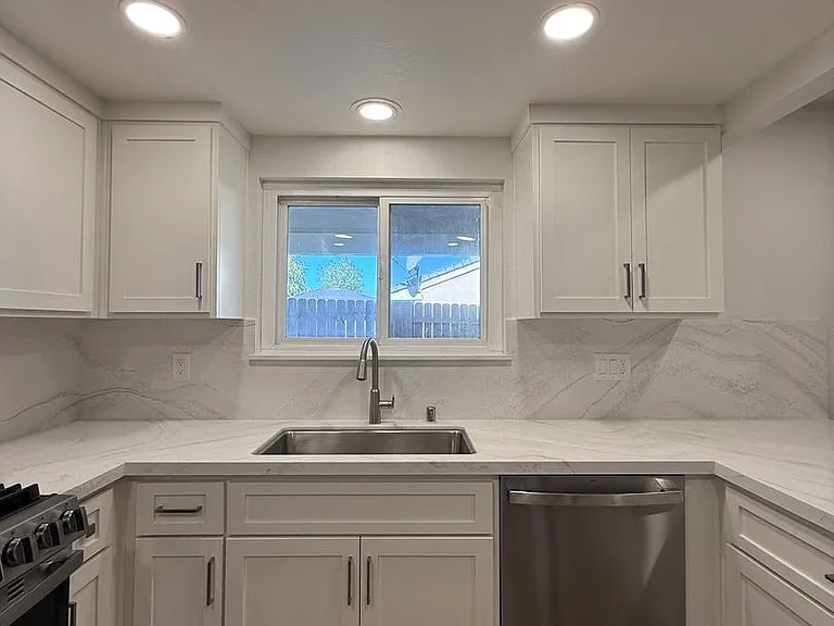 1120 Village Dr — Photo 16