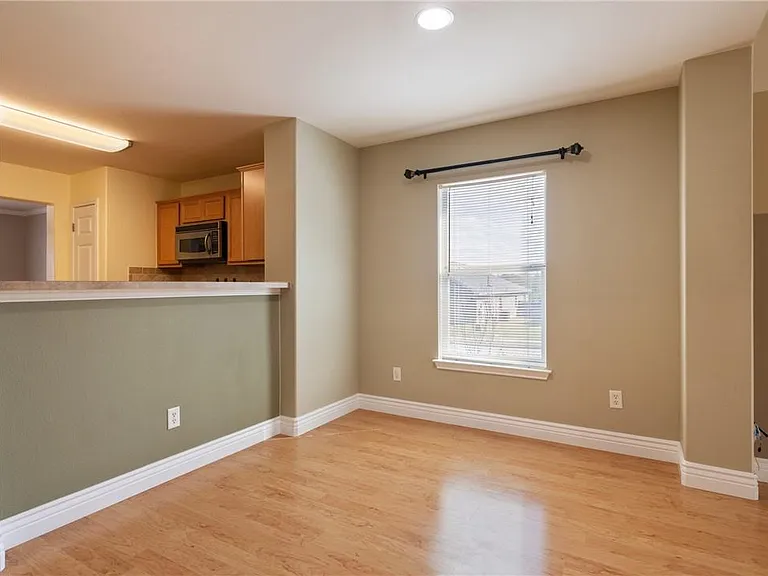 3800 Vonnegut Ct — Photo 10