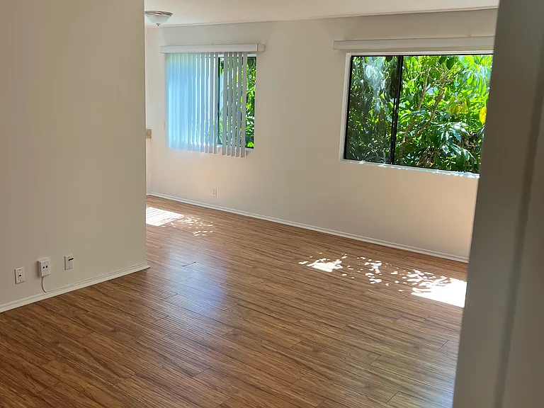5-13508 Burbank Blvd — Photo 13
