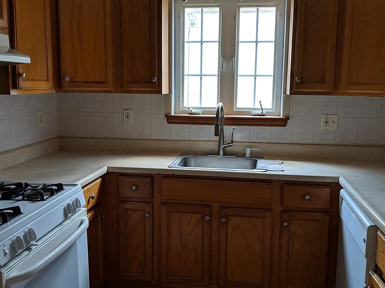 213 Palmer St #2 — Photo 6
