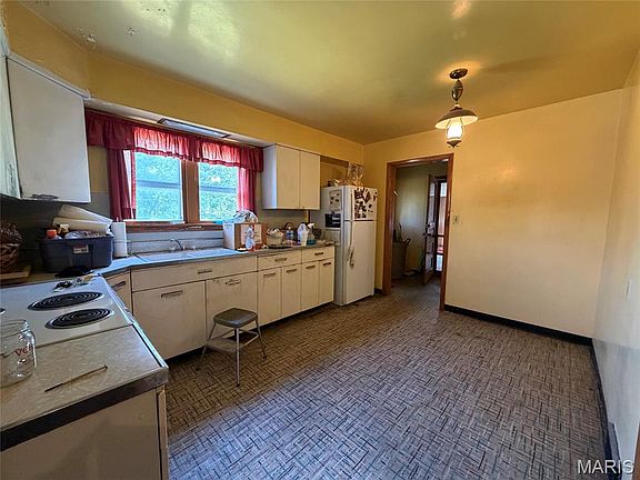 3rd image of 422 N 5th St