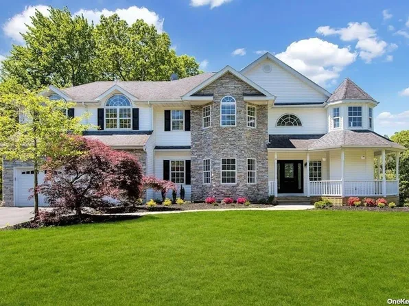 4 Cobbler Lane, Setauket, NY 11733